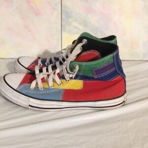 Women’s All Star Converse  Size : 7.5 Multiple Color